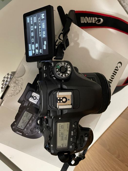 Продам Canon EOS80D