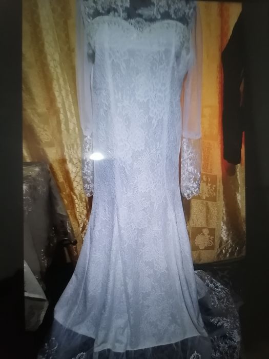 Svadebniy kuyne vechernaya beliy noviy