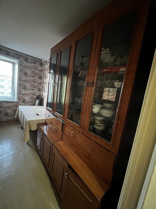 Продам шкаф и стол