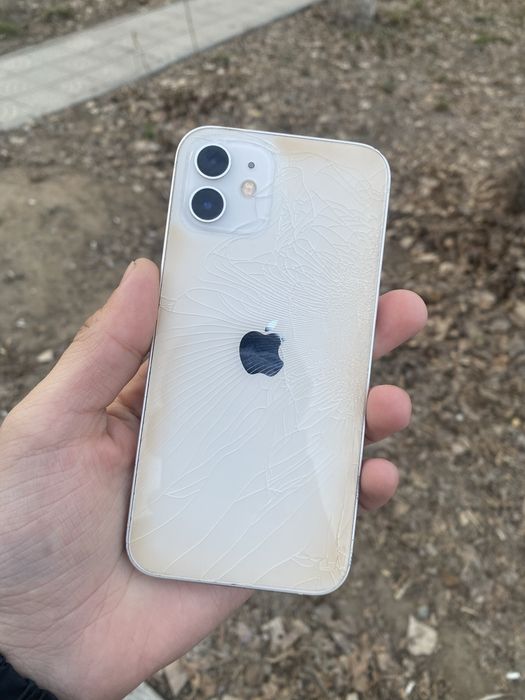 Продам айфон 12 на 64гб