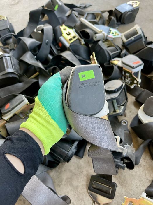 Ремень безопасности на BMW E34 БМВ Е34