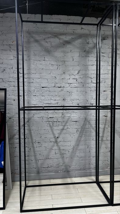 Продам стойки для верхннй одежды