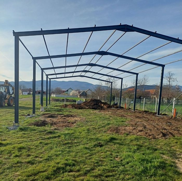 Vand hala metalica 8x15x3. 
Prer 2600 euro 
Detalii la tel