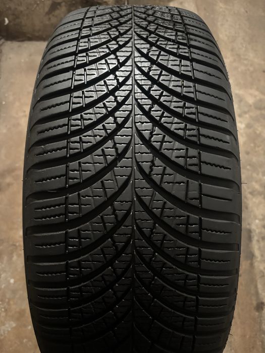Vand 1  bucata anvelopa 235/55/19 All season Goodyear vector 4 seasons