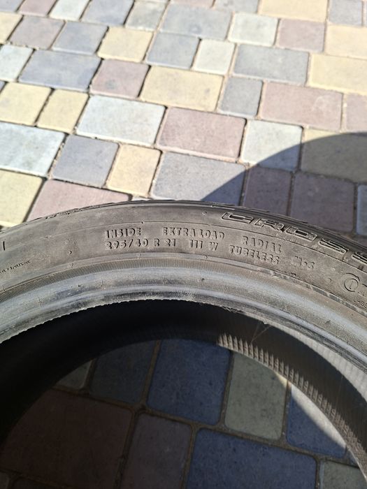 Продаю шины 295/40/21
