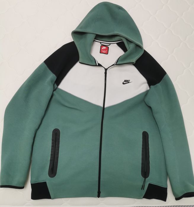 Nike tech fleece XL L