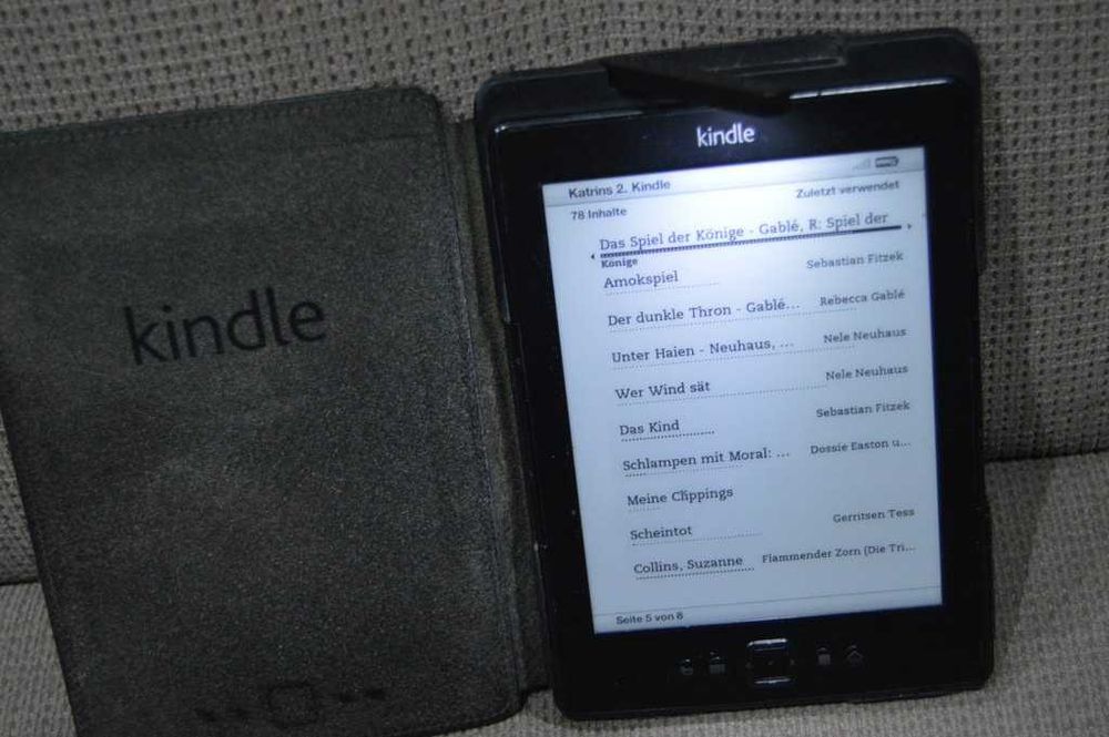 Amazon Kindle 4th Gen – Ultra-ușor și Simplu Butoane Fizice wifi, husa cu iluminare