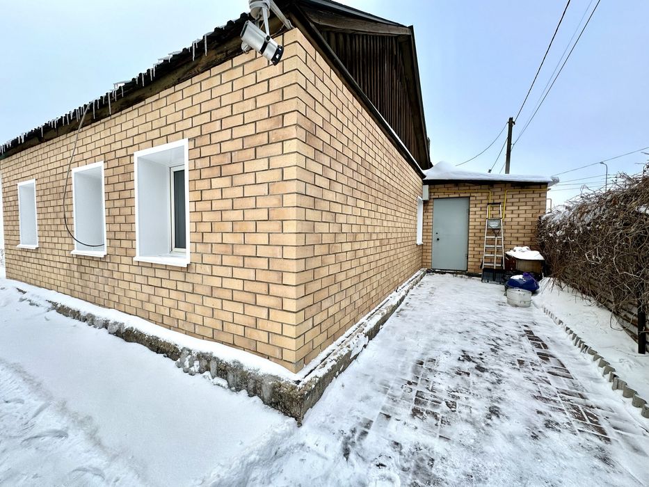Продам 4 - комнатный дом в Михайловке
