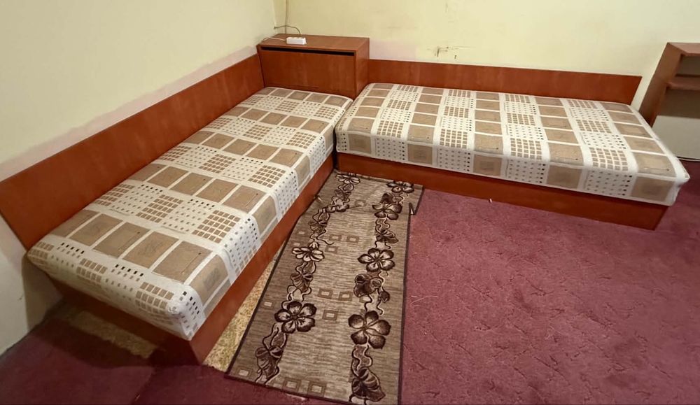 Комплект мебели - 300€
