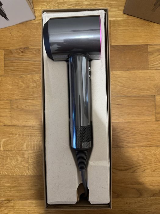Uscator de par Dyson hd15 1600w