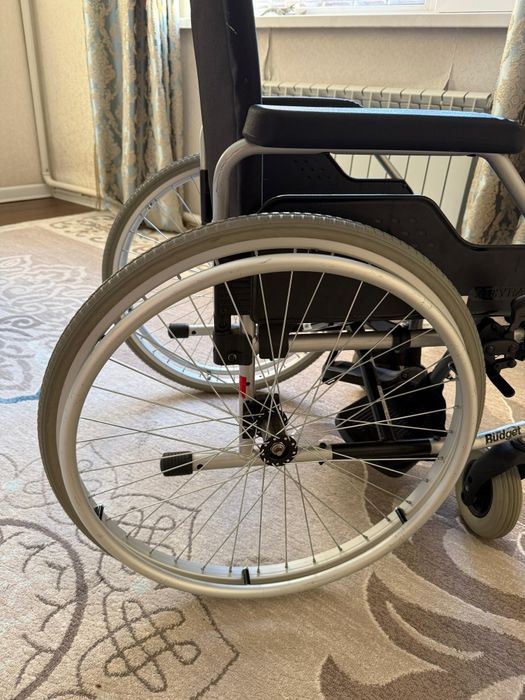 Инвалидная коляска