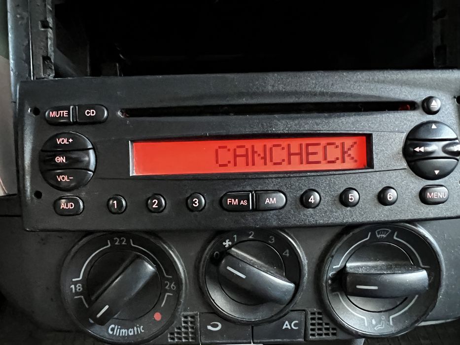 Оригинално CD радио Blaupunkt за Iveco Daily (За отключване
