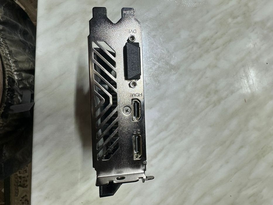 GTX 1650 SUPER    .