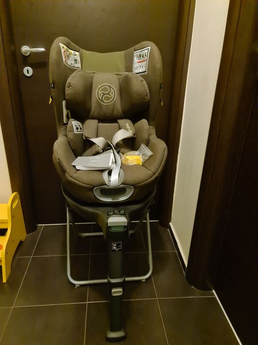 Scaun auto Cybex Sirona Z i-Size Plus pentru copii, 0-4 ani, rotativ, cu baza Z detasabila