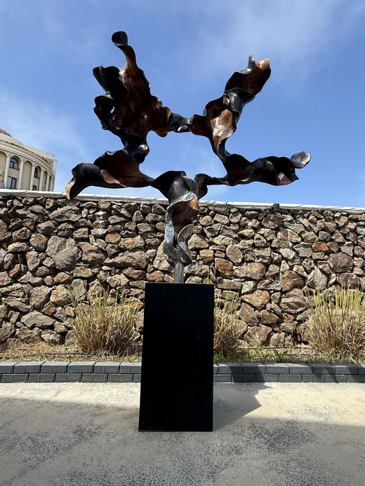 Скулптура / статуя от дърво и метал