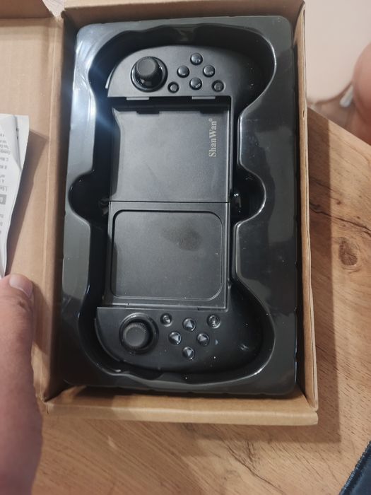 Игровой джойстик на смартфон