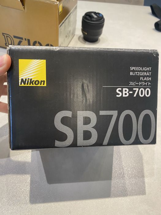 Фотовспышка Nikon SB-700