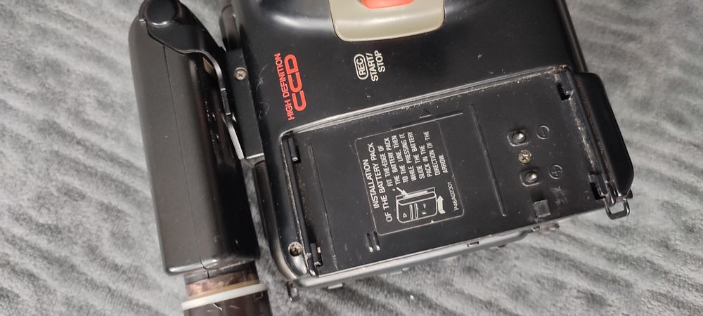 Видеокамера SANYO VM-H100P