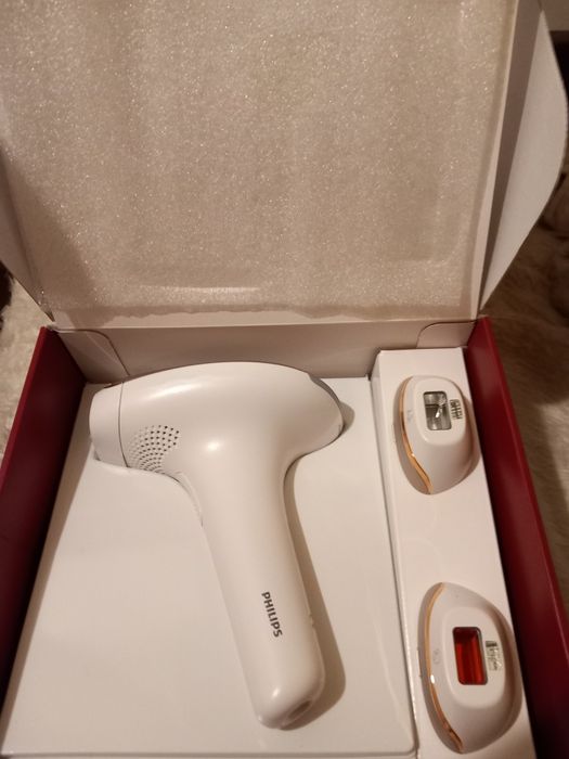 Нов фотоепилатор Филипс Лумеа SC1998