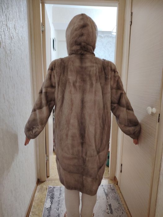Продам Норковую шубу