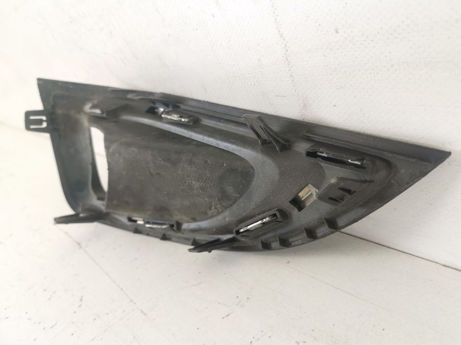 Grila Bara Fata Dreapta Peugeot  3008 2 [2016 - 2020] Original In Star