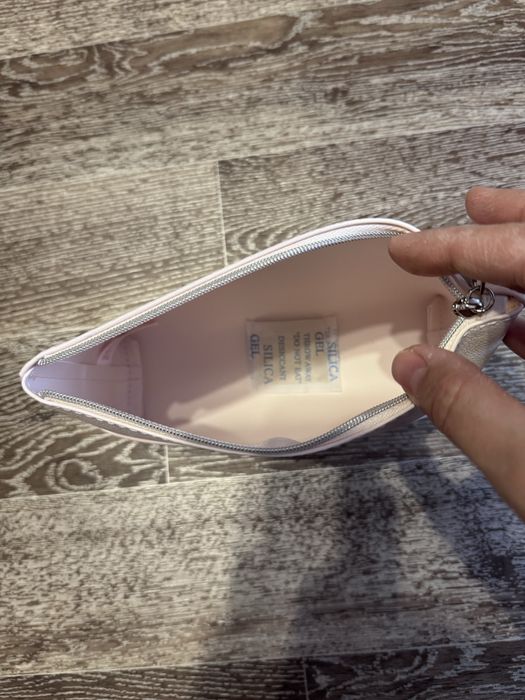 Продам косметичку Lancome