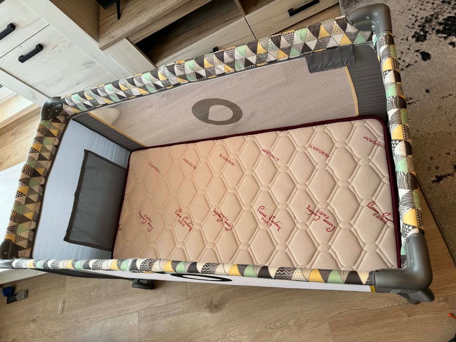 Кошара и матрак,неизползвана