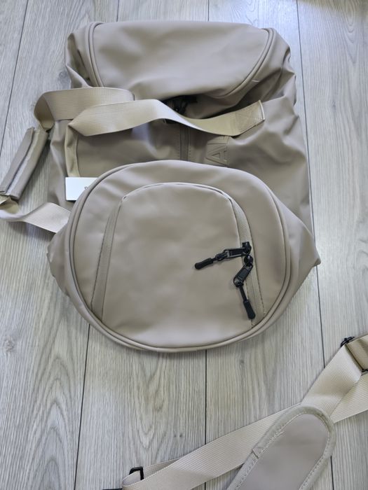Geanta Essentials