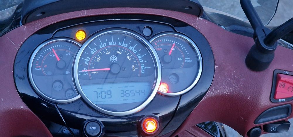 Vând Piaggio  Beverly 350