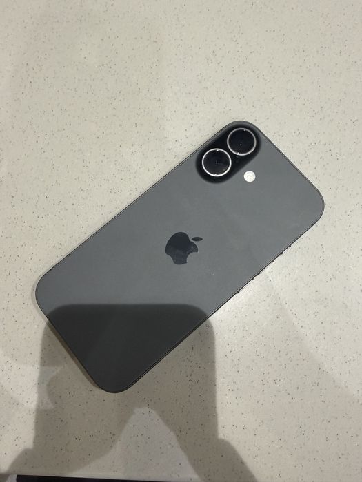 iPhone 17 с нарантей