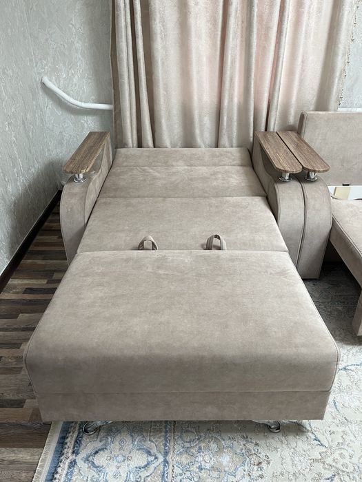 Диван тройка 160000 тг за 3 ку