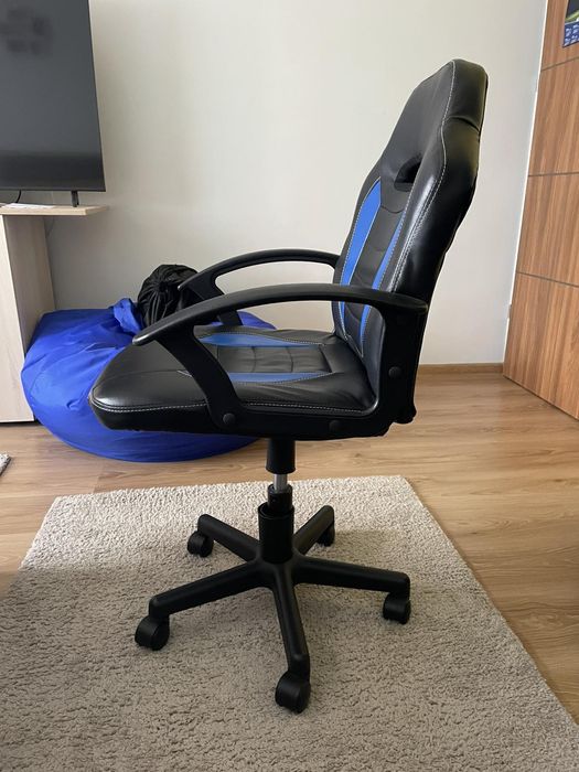 Въртящ      стол