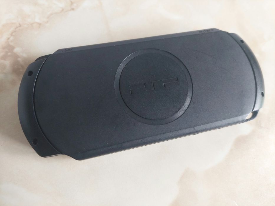 Vând consolă SONY PSP E1004 Street [pentru piese] [NU se mai aprinde] //poze reale