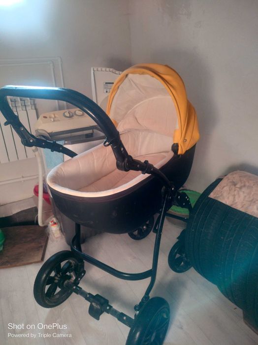 Коляска с люлкой