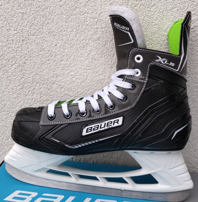 Vând patine BAUER XLS in stare BUNA