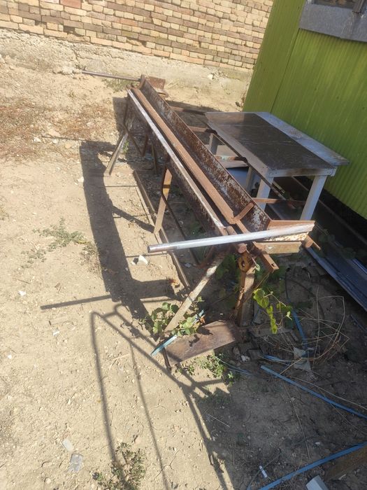 Продавам абкант за сгъване на ламарина