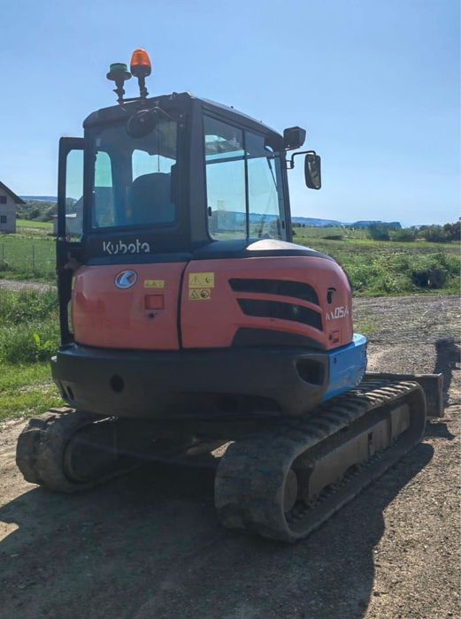 Excavator / dumper de 6 tone de închiriat