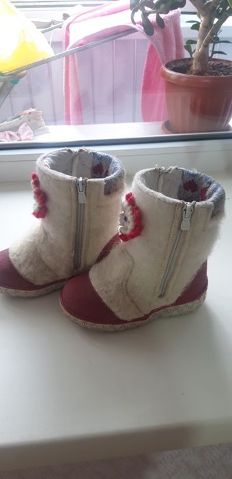 Продам детские валенки