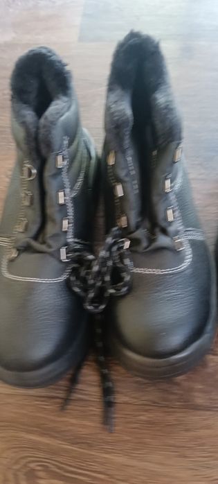 Ботинки спецобувь р.42-43