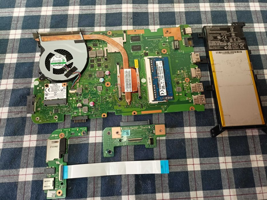 Elemente Asus R556L X555L F555L R511L X554L F554L