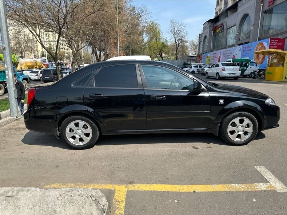 Lacceti 2022 probeg 37.000 km.