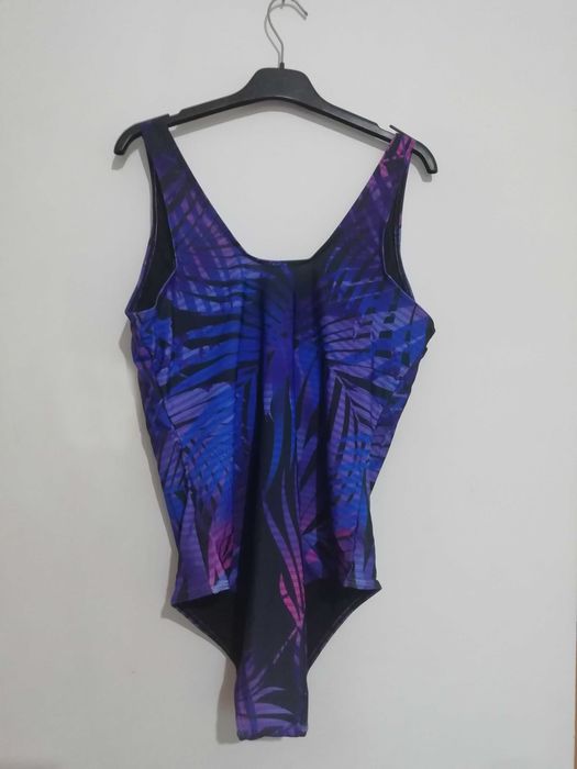 Нови цели дамски бански L/XL
