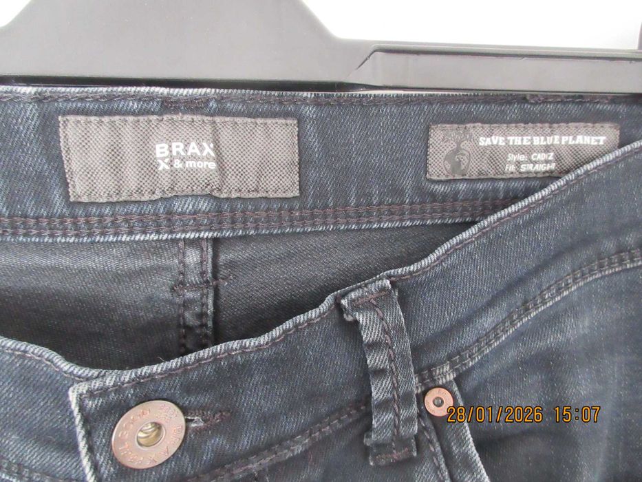 Blugi BRAX Cadiz Straight 34/90 cm.