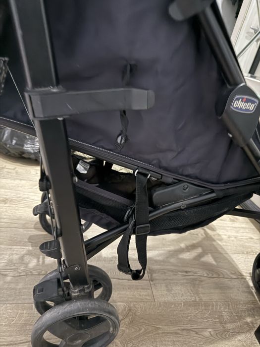 Продам коляска chicco