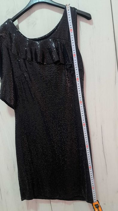 Черна рокля с паети-намалена