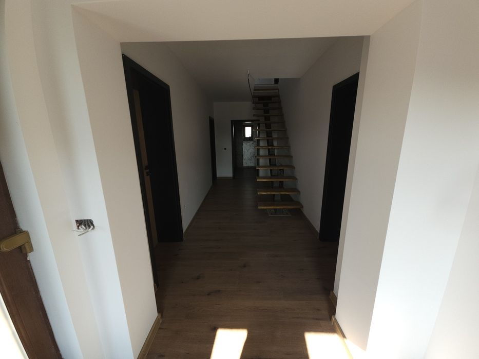 Casa de vanzare Slatioara ( la 2 pasi)