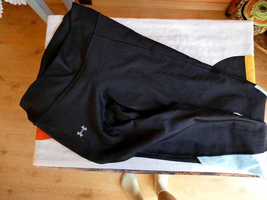 продавам дамски клин 3/4 дължина,марка under  armor,размер ес