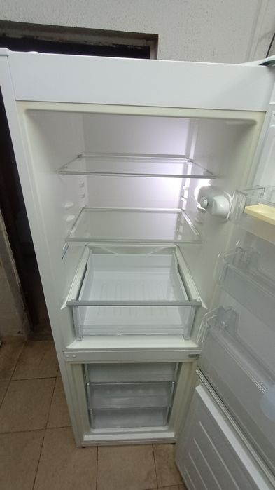 Хладилник с фризер INDESIT