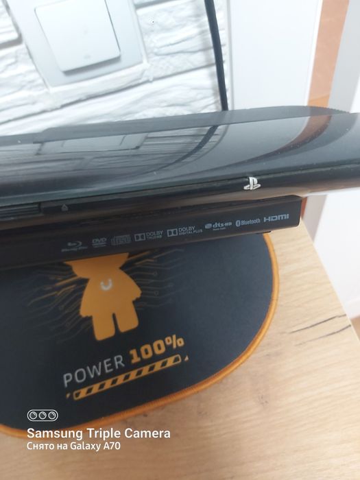 Игровая приставка продам .