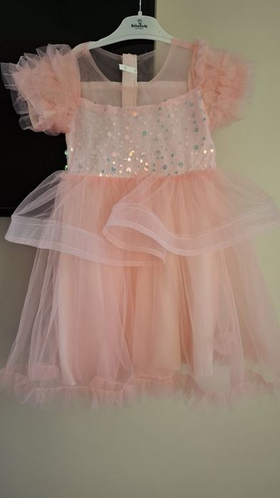 Нарядные платья для девочек 4-6лет